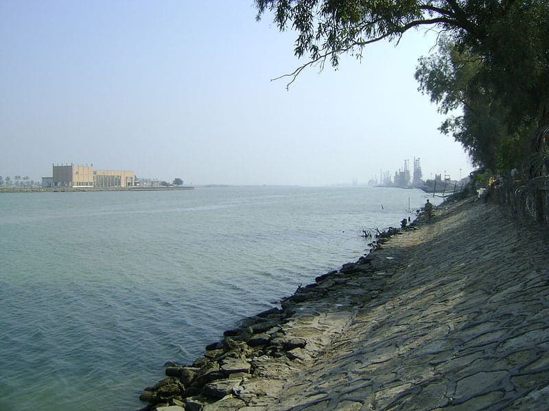 Arrival in Basra & City Tour image 2